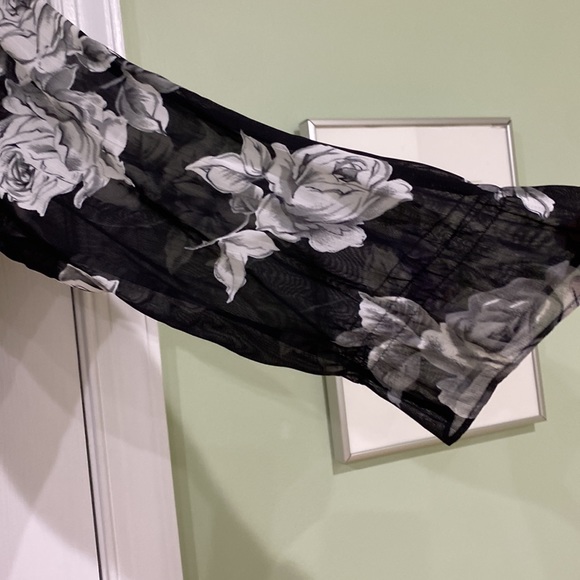 Jones New York wrap floral top size Large - Picture 6 of 6